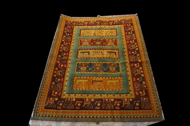 Иранский ковёр из шерсти  (12-244/179x130)